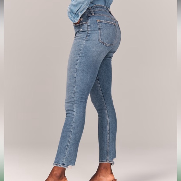 Abercrombie & Fitch Curve Love High Rise Skinny Jean - Picture 2 of 6